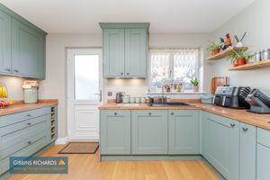 Kitchen/Diner- click for photo gallery